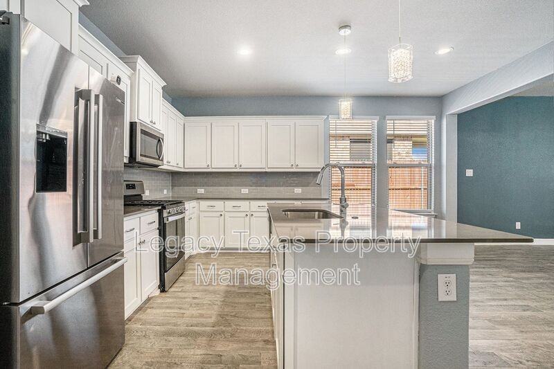 1912 Albany Ln - Photo 6 of 17
