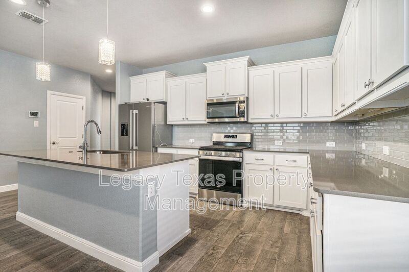 1912 Albany Ln - Photo 7 of 17