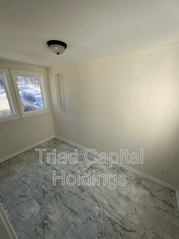 2620 Patria St - Photo 3 of 8