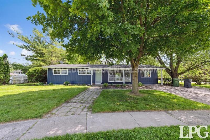 804 Village Trail Dr - Photo 3 of 45