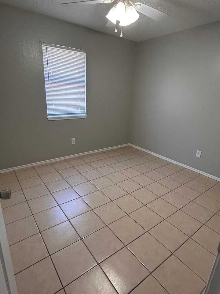 Las Violetas Apartments - Photo 5 of 50