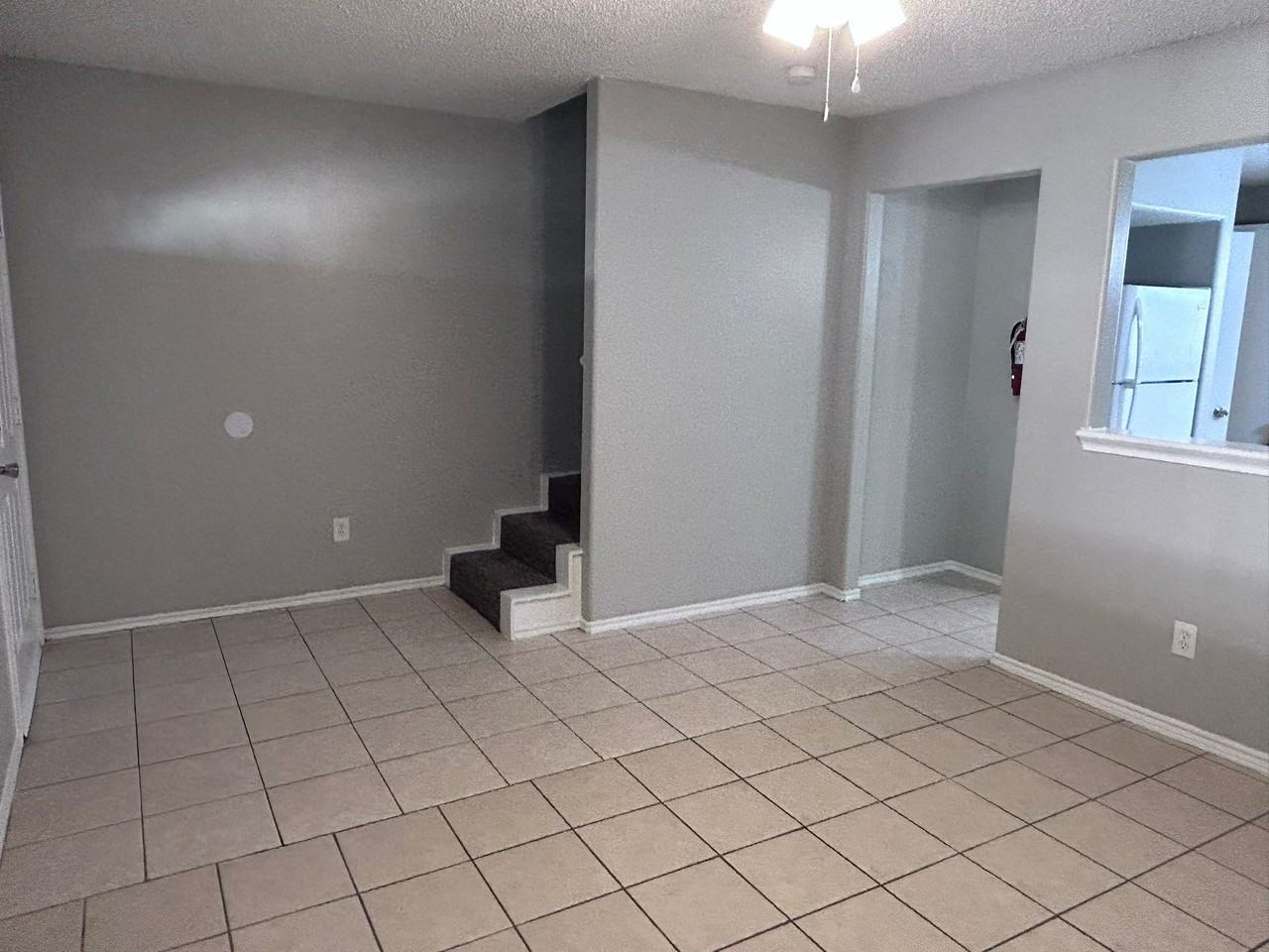 Las Violetas Apartments - Photo 2 of 12