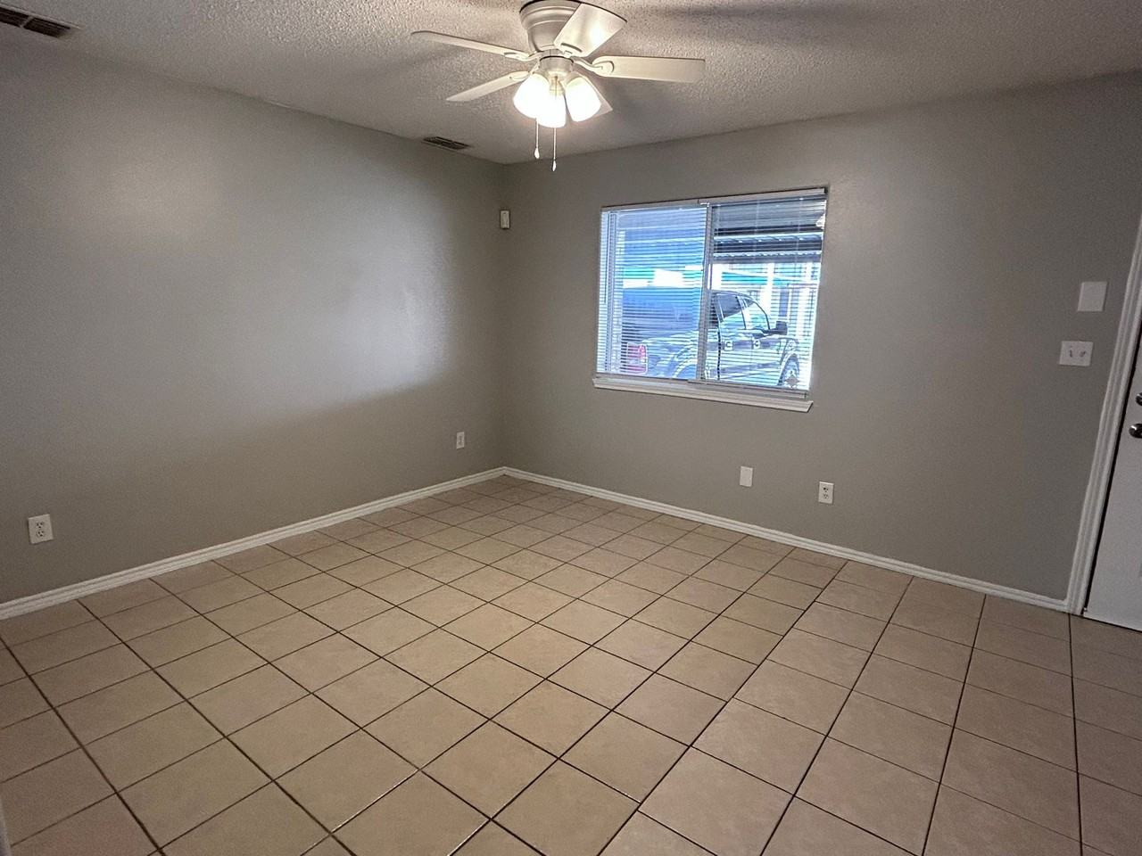 Las Violetas Apartments - Photo 3 of 12