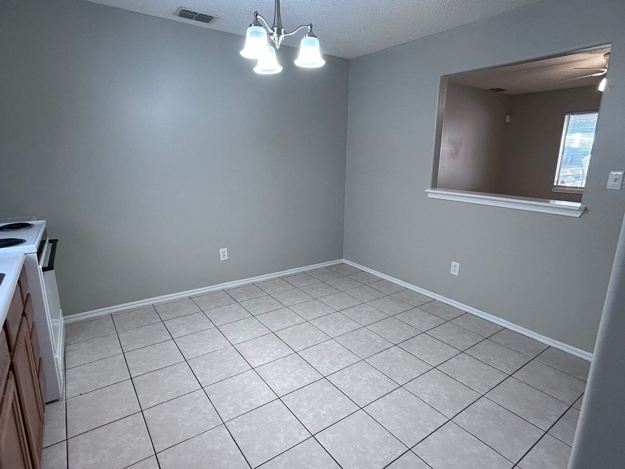 Las Violetas Apartments - Photo 6 of 12