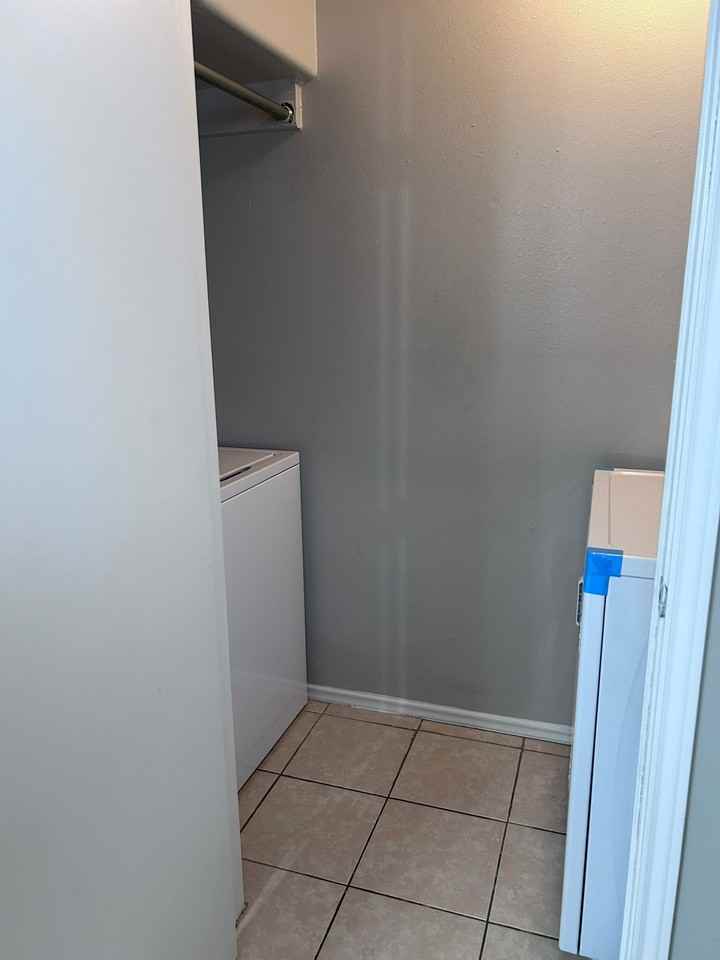 Las Violetas Apartments - Photo 7 of 12