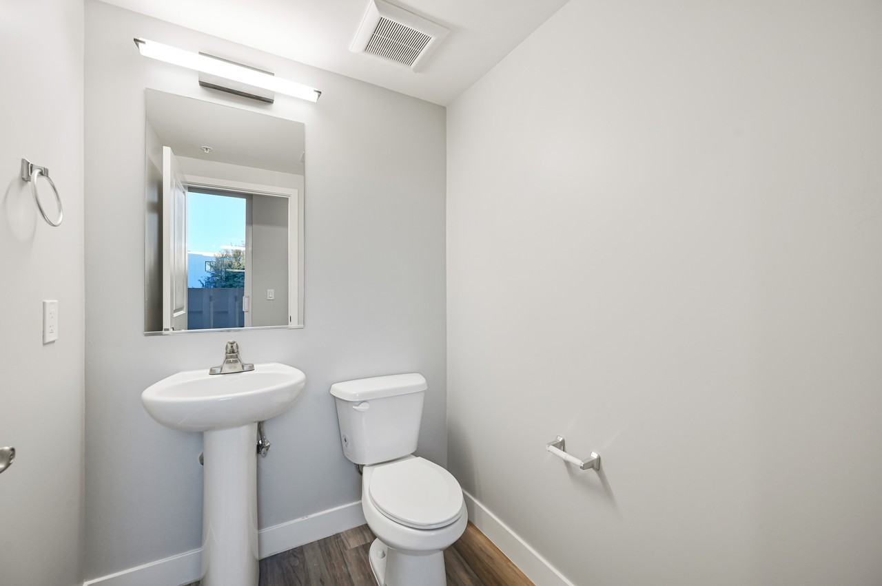 1023 West 5th Street #1024 - Photo 2 of 24