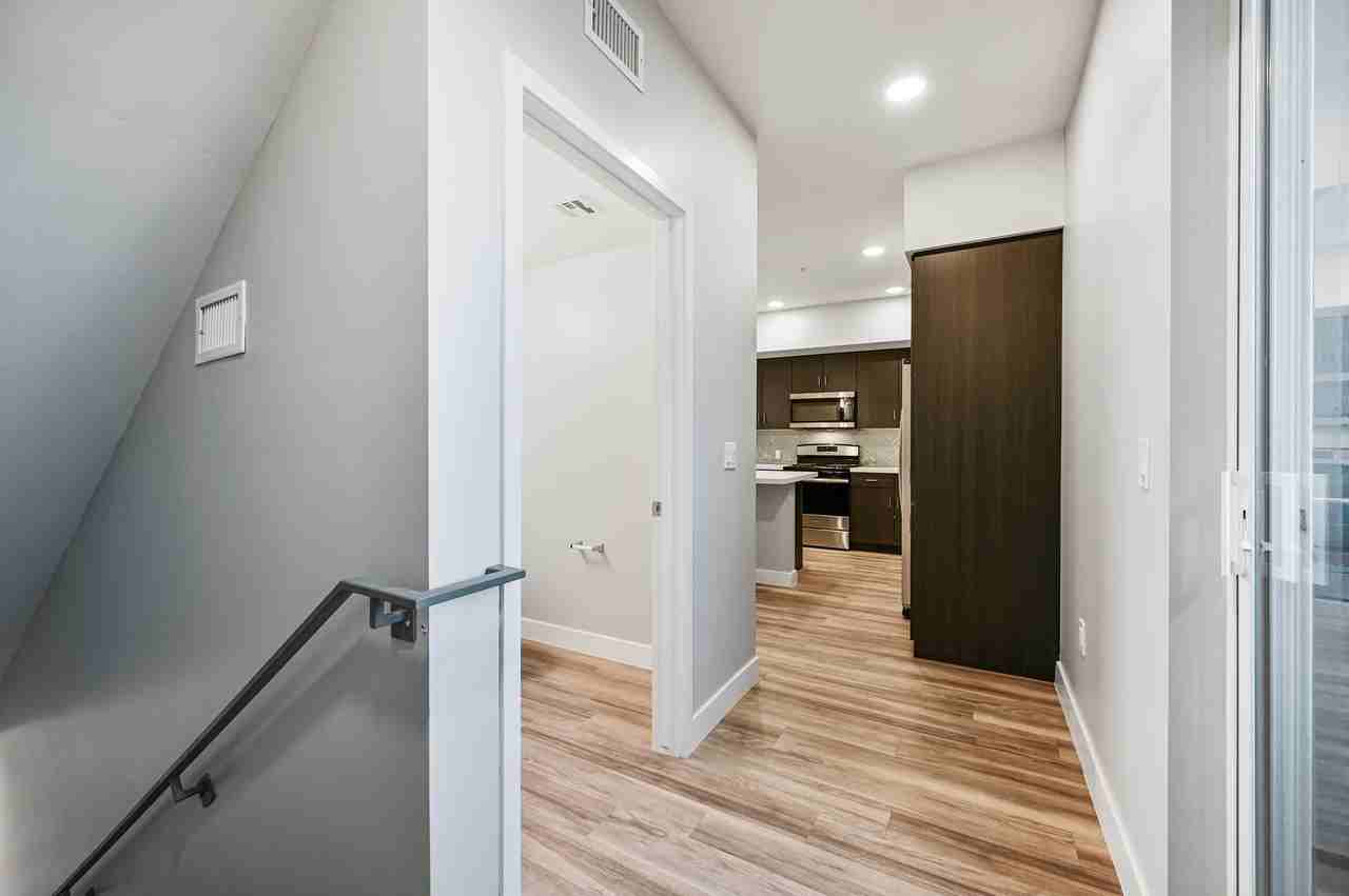 1023 West 5th Street #1024 - Photo 5 of 24