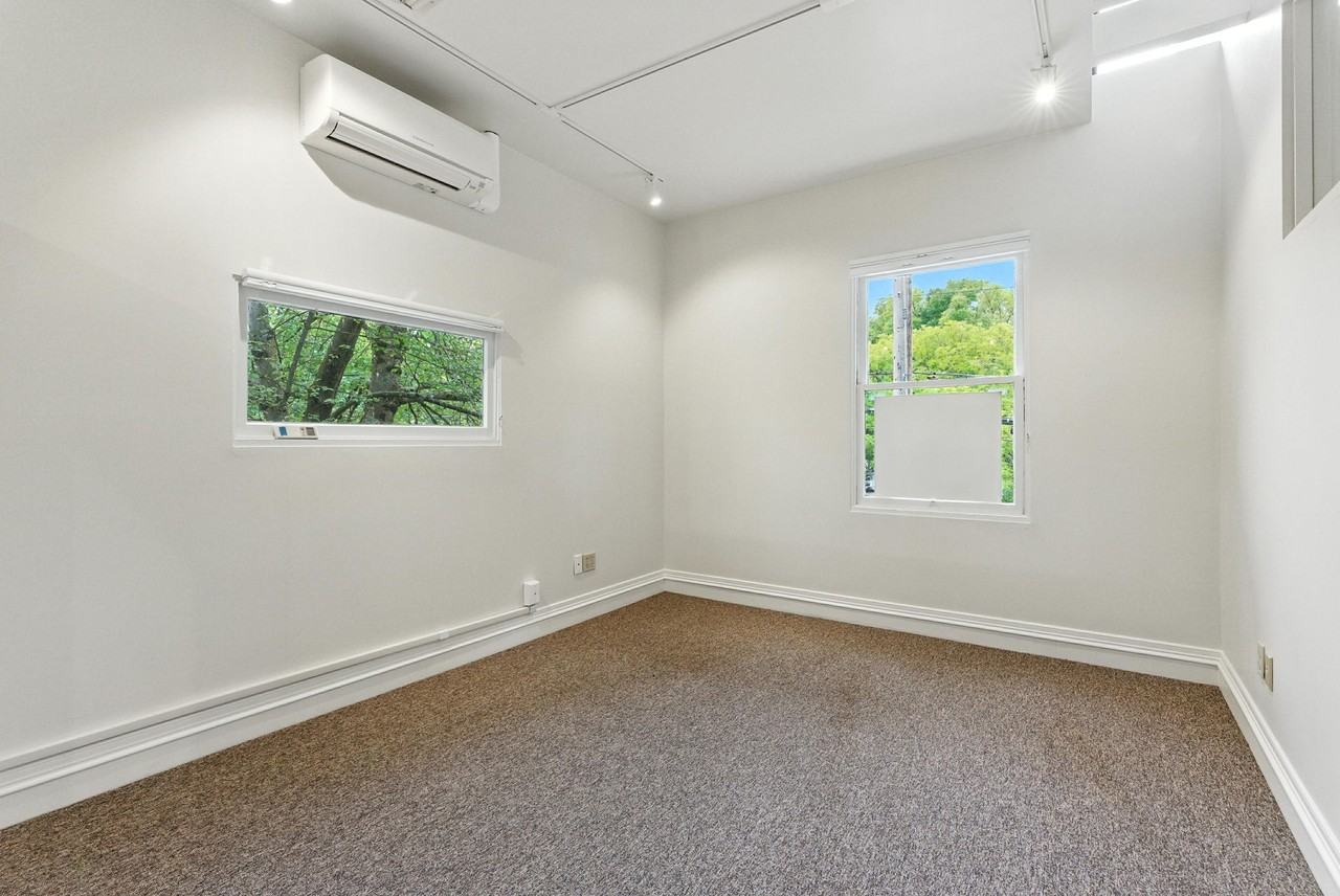 902 NW 23rd Ave - Photo 5 of 21