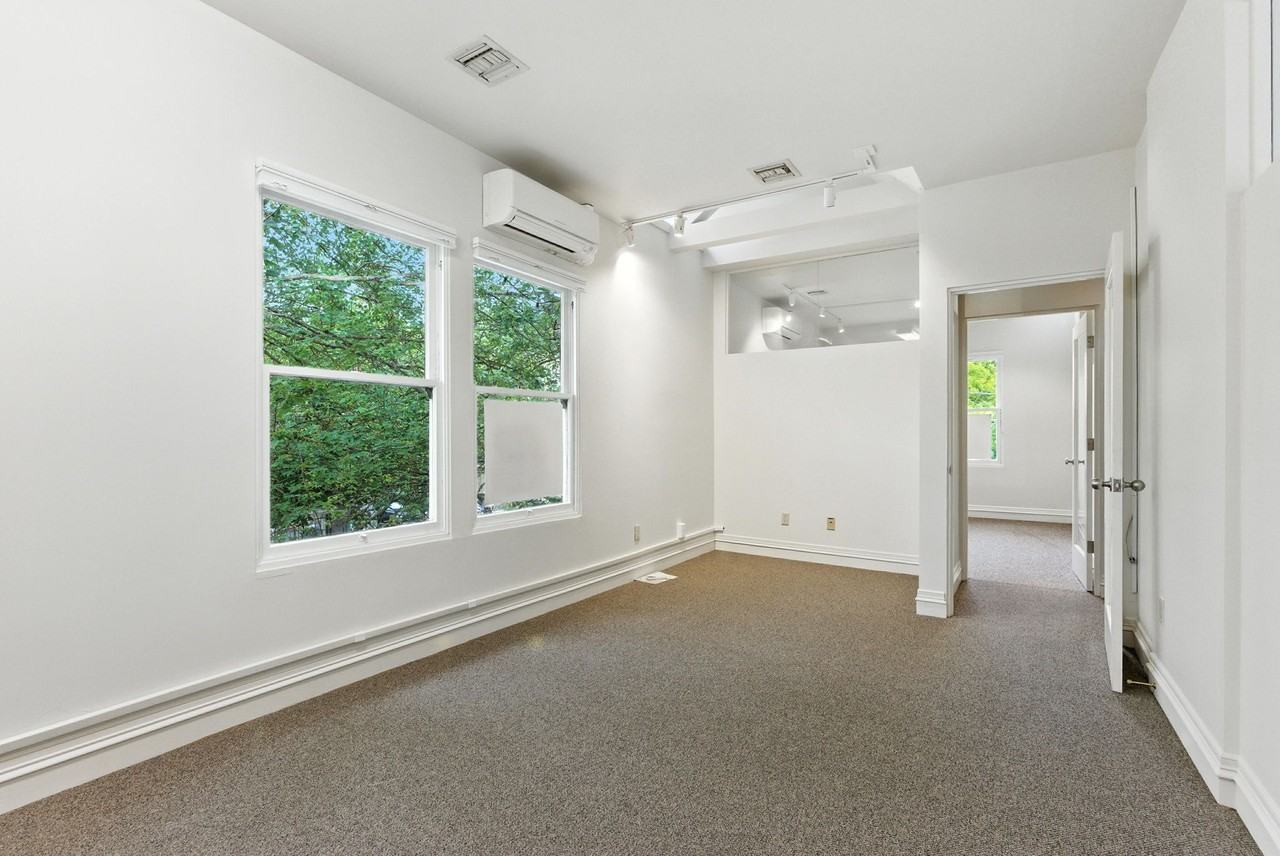 902 NW 23rd Ave - Photo 7 of 21