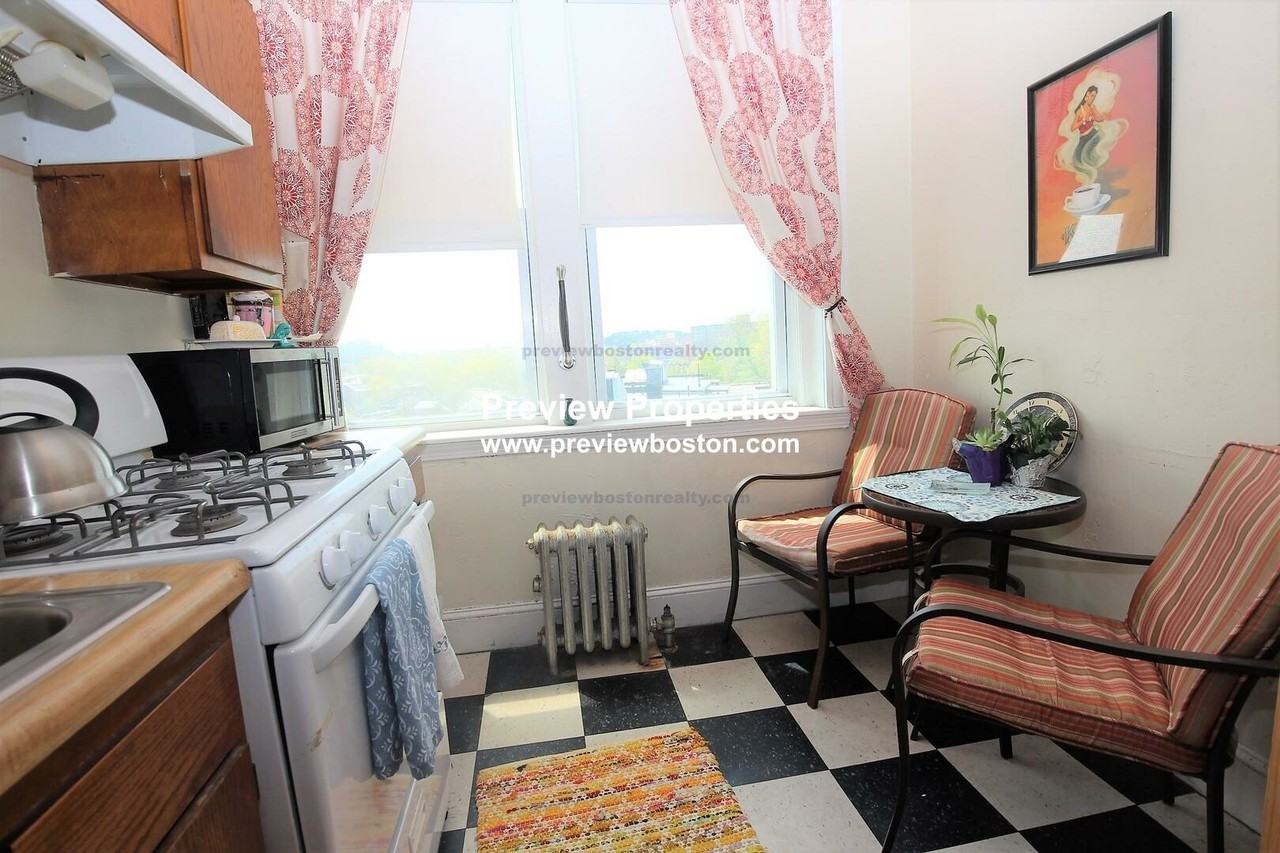Commonwealth Ave #32 - Photo 3 of 15