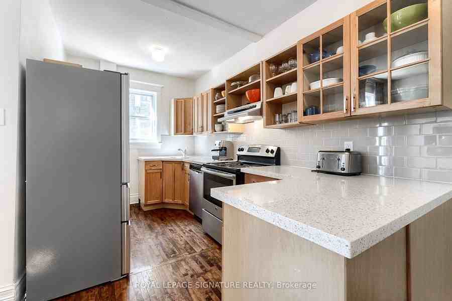 53 Browning Avenue - Photo 3 of 18