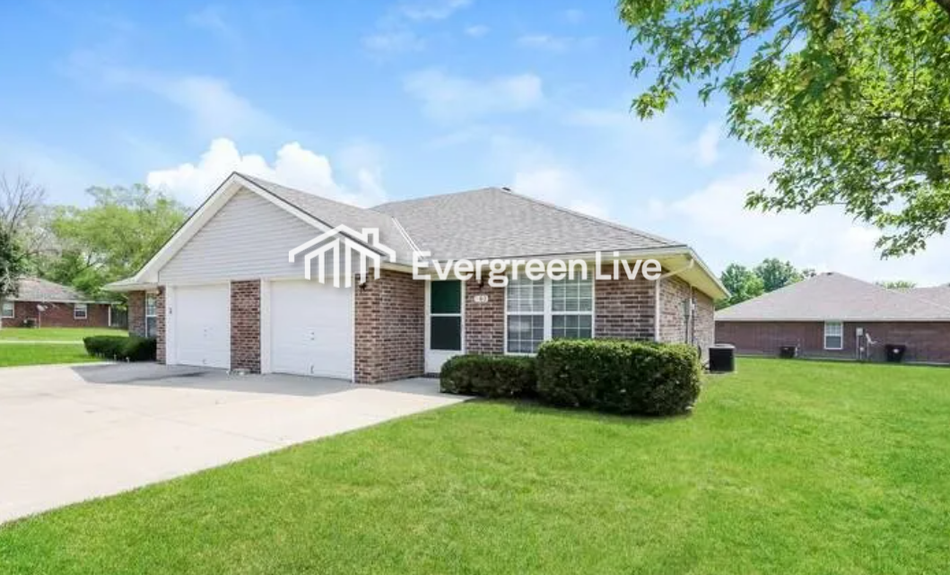 902 Johnson Cir