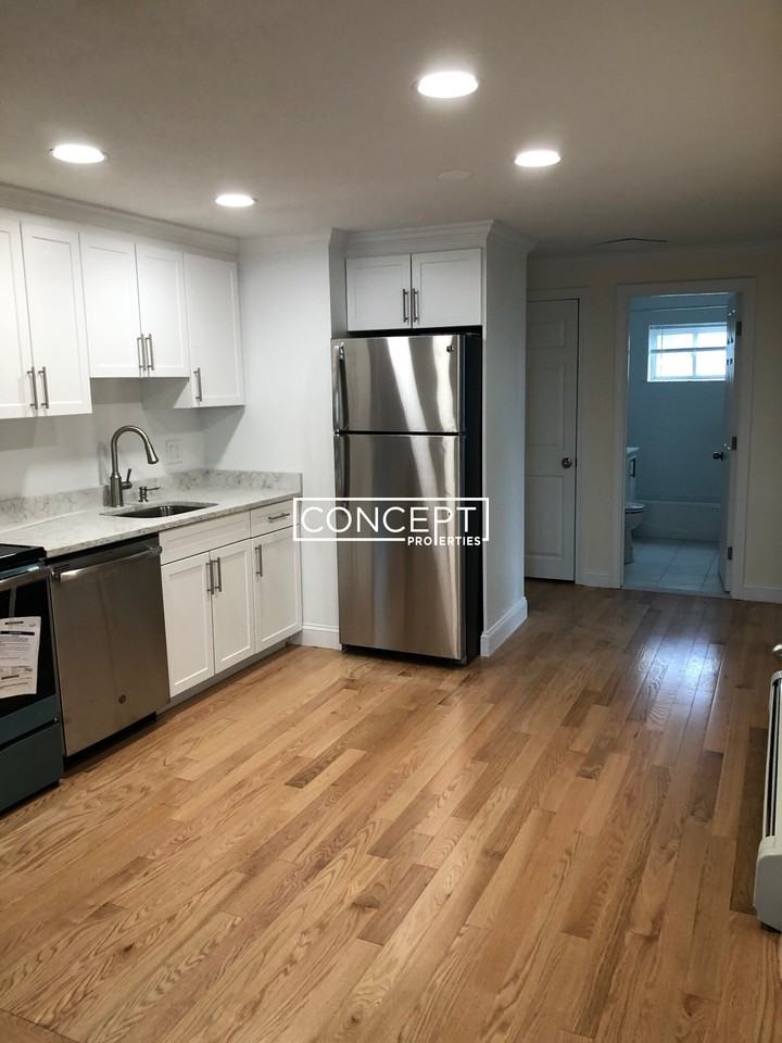 18 Westford Pl #8B - Photo 2 of 7
