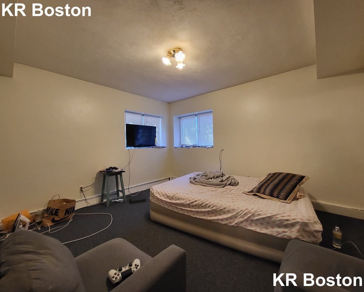 Gordon St. & Commonwealth Ave. #G2 - Photo 5 of 27