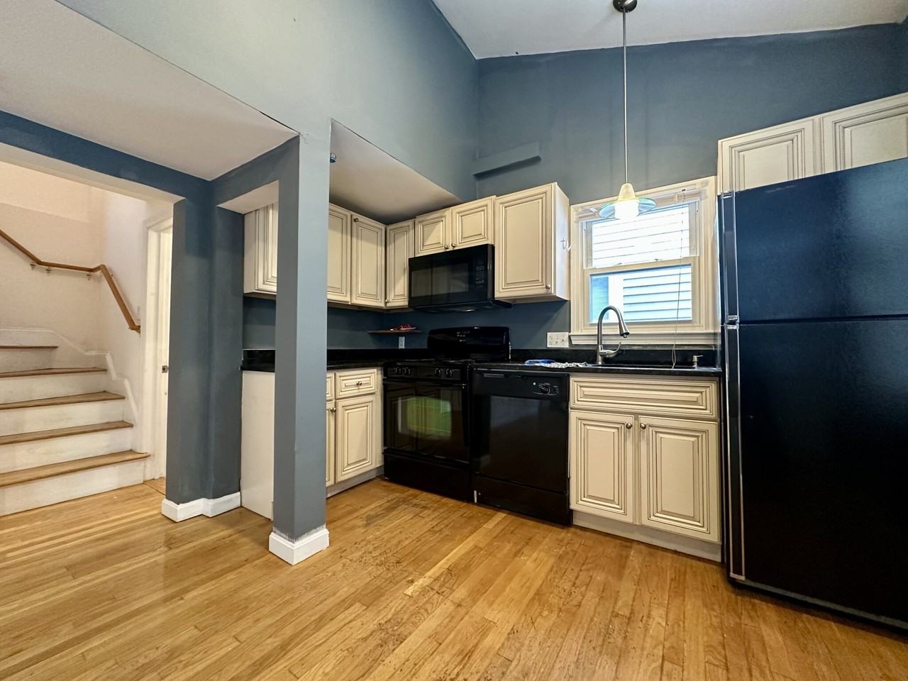 89 Spring St #3 - Photo 2 of 9