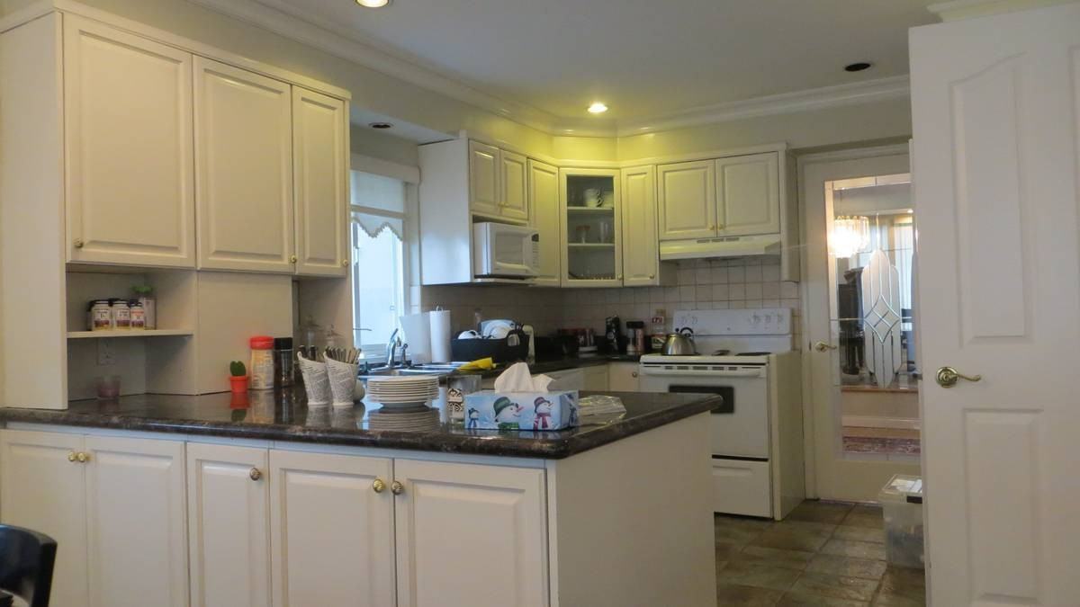 2738 Mahon Avenue - Photo 2 of 12