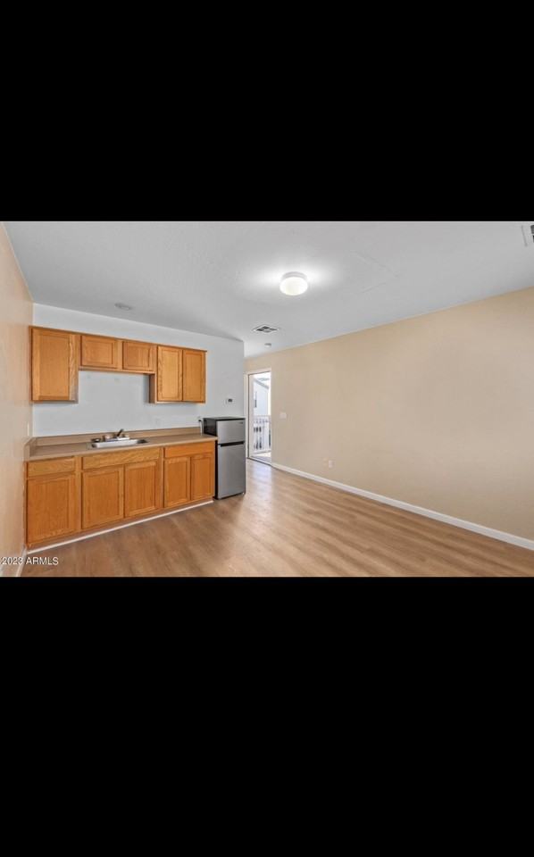 2739 East Windsor Avenue - Photo 2 of 8