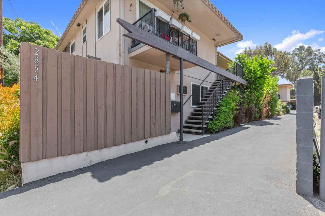 Rowena - Photo 3 of 3