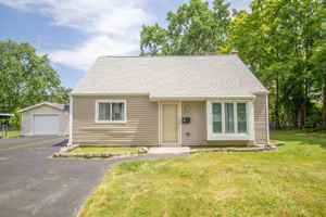 featured image of 1 Charles Rd