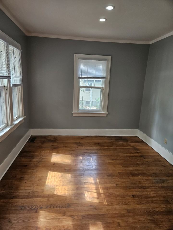 1602 West University Avenue - Photo 7 of 15