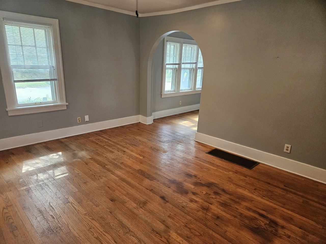 1602 West University Avenue - Photo 6 of 15