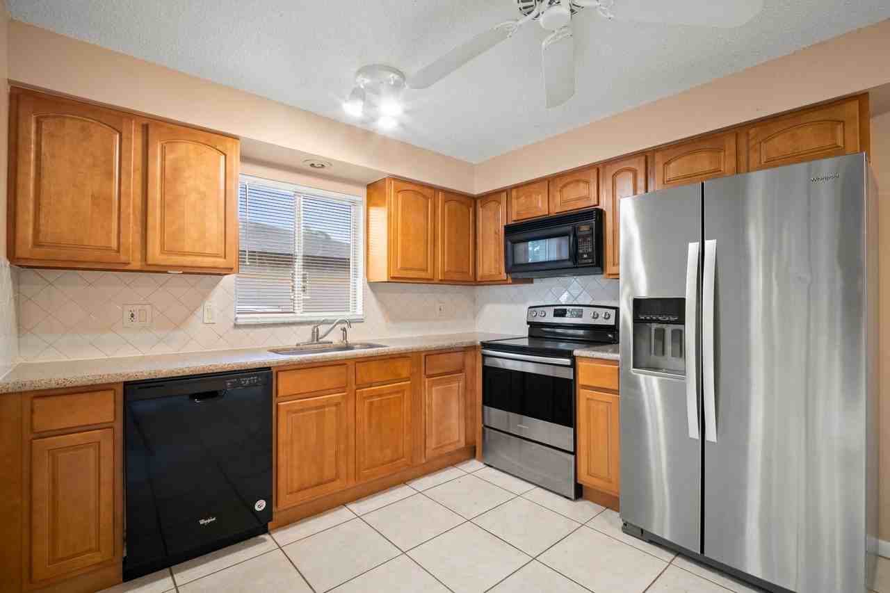 4406 Santa Barbara Blvd #B - Photo 3 of 27