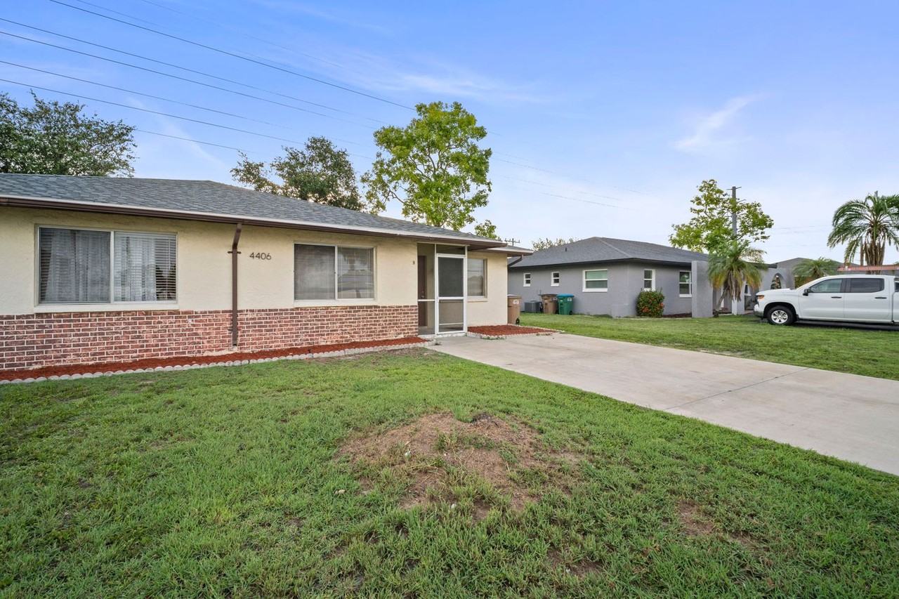 4406 Santa Barbara Blvd #B - Photo 4 of 27