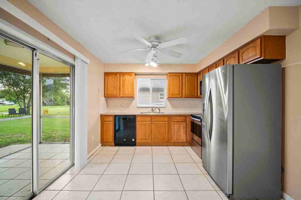 4406 Santa Barbara Blvd #B - Photo 6 of 27