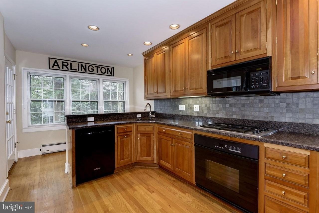 4706 32nd St N - Photo 2 of 30