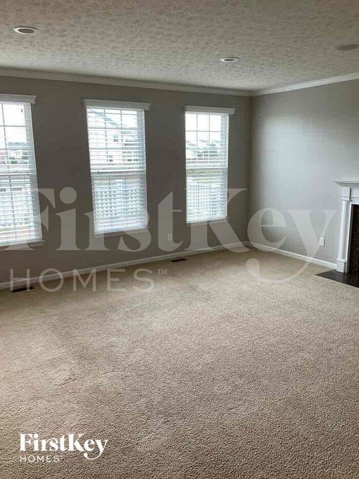 9439 Tebbs Ct - Photo 3 of 12