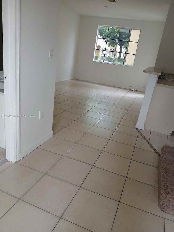 1909 Southwest 60th Avenue #1909 - Photo 2 of 19