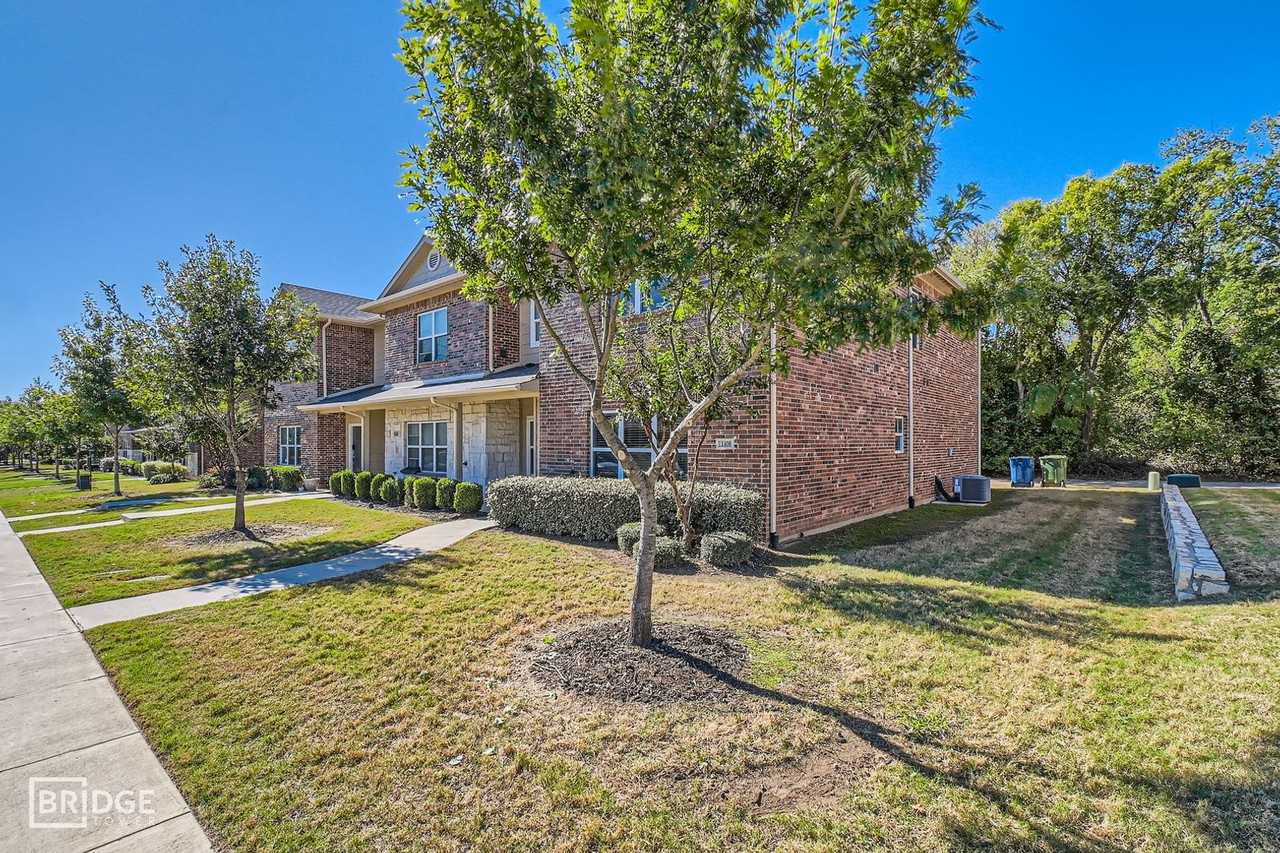 1412 Lake Crest Ln