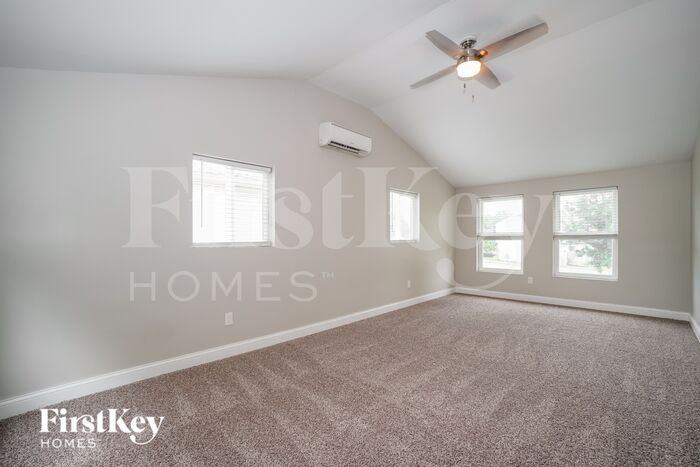 3103 Valleywood Dr - Photo 2 of 16