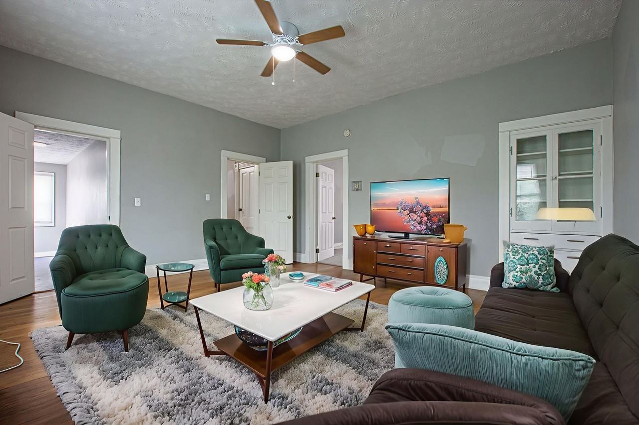 4839 Leavenworth St - Photo 3 of 15