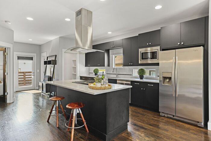 1402 Boscobel St - Photo 3 of 24