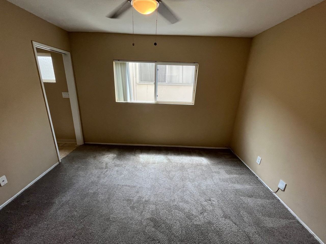 5065 W Point Loma Blvd #C - Photo 6 of 33