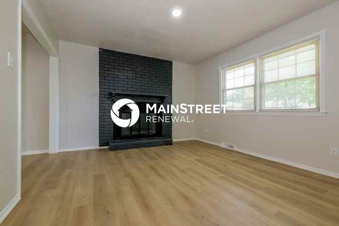 15319 E 48th Ter - Photo 2 of 17