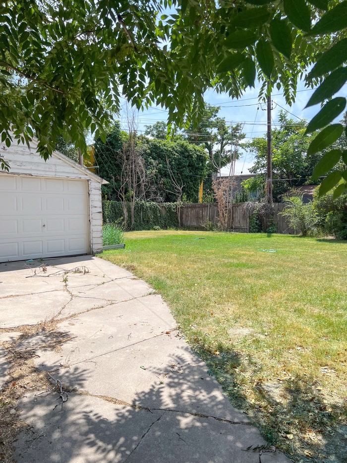 1328 E Zenith Ave #1328 - Photo 2 of 17