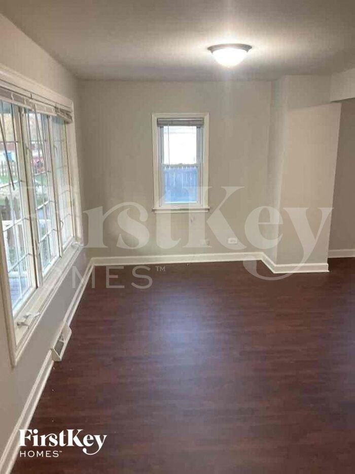 14503 Waverly Ave - Photo 3 of 10