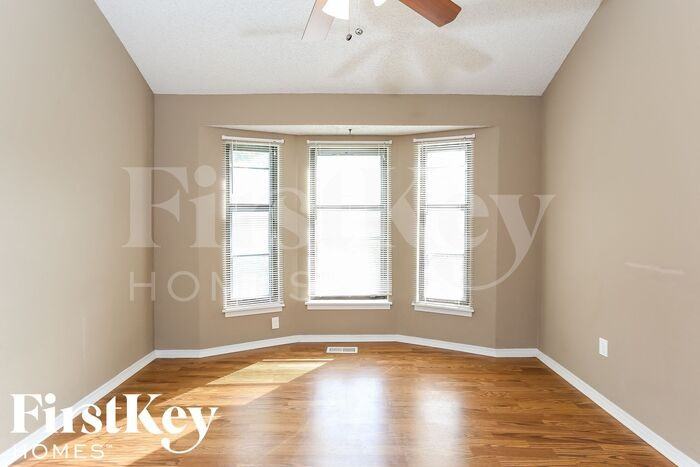 1617 Se Brome Cir - Photo 3 of 15