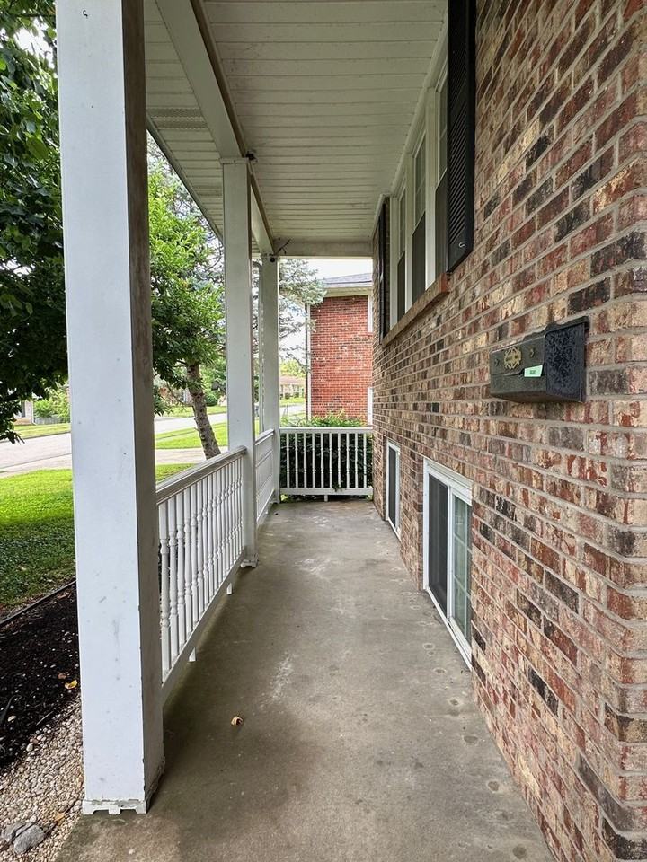 3486 Ormond Cir - Photo 2 of 40