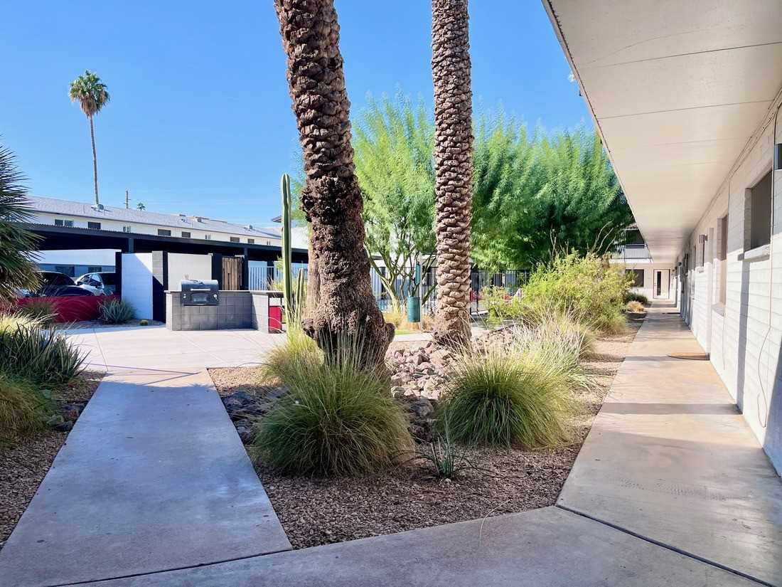 3031 N 36th St #21 - Photo 4 of 32