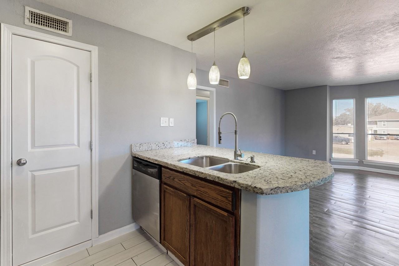 3300 South College Avenue #C8 - Photo 4 of 14