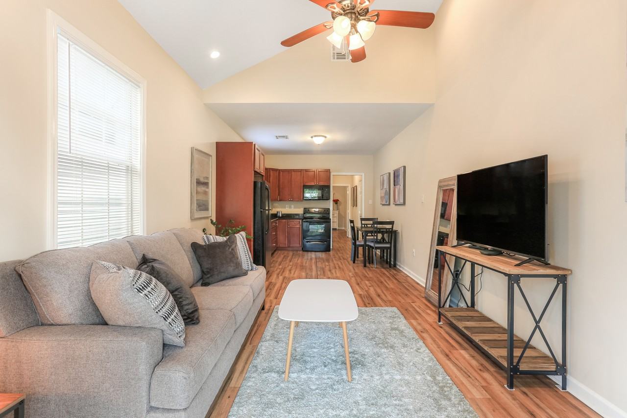 2687 Jonquil St #2685 - Photo 3 of 10