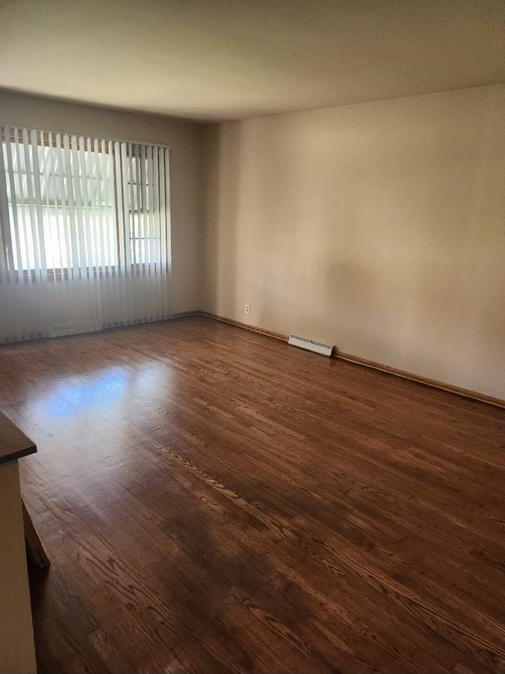 6824 W Acacia St - Photo 2 of 7