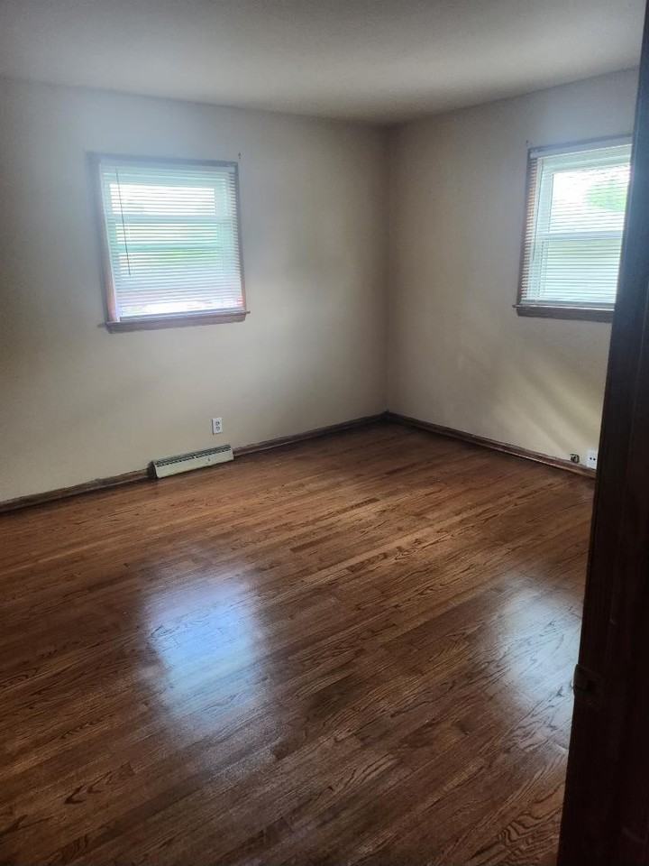 6824 W Acacia St - Photo 3 of 7