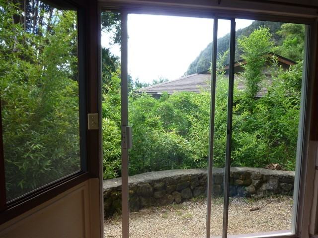 110 Meleana Pl #B - Photo 2 of 11