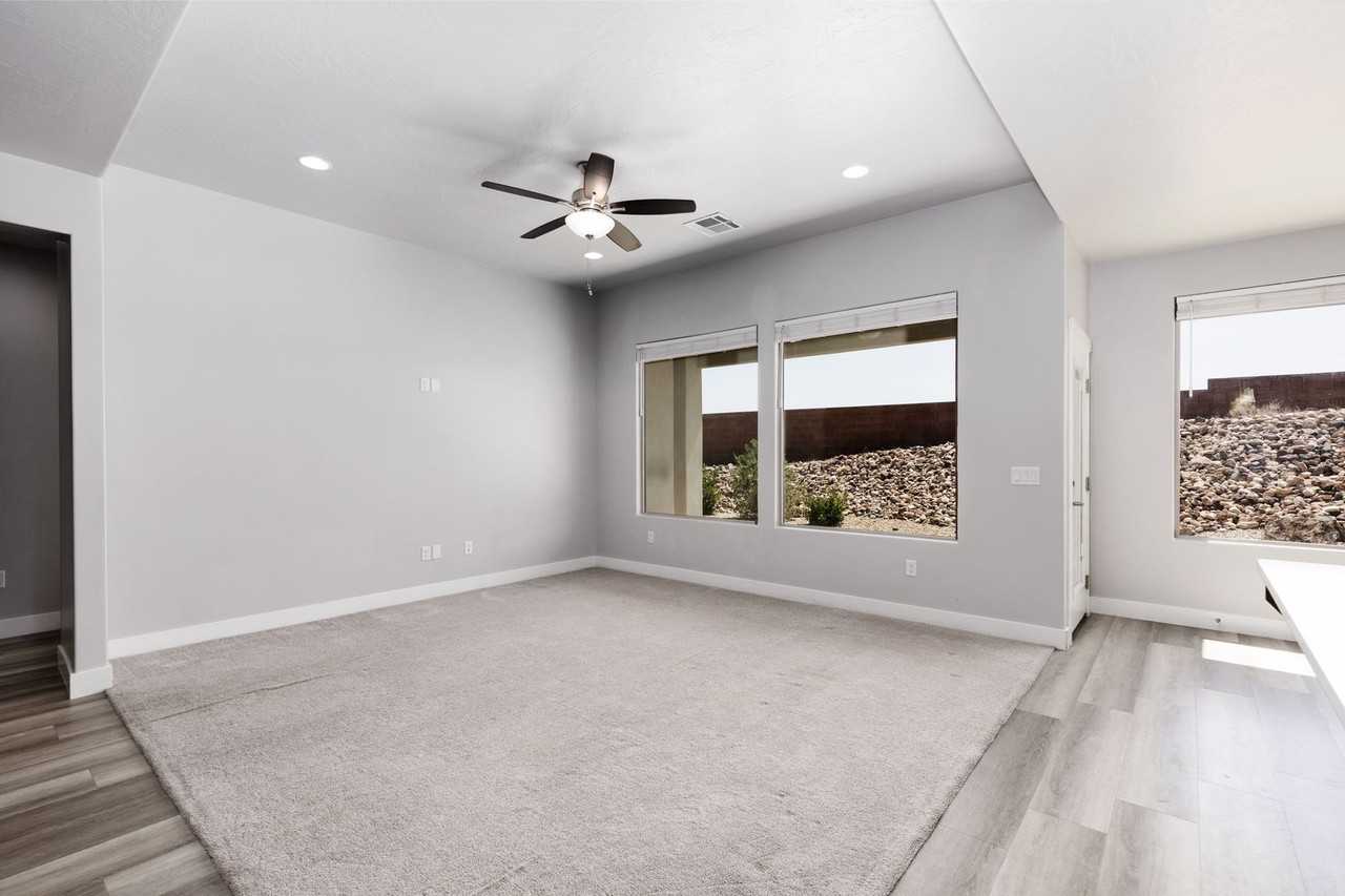 6118 S Salix Way - Photo 3 of 29