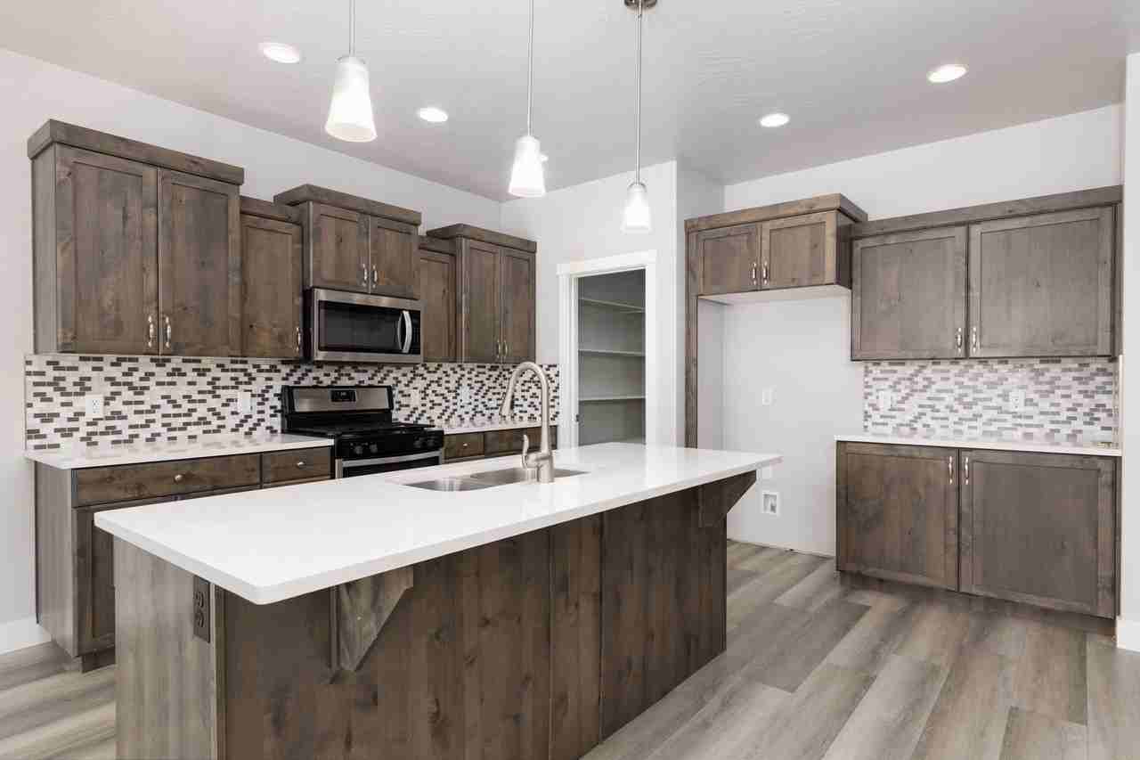 6118 S Salix Way - Photo 7 of 29