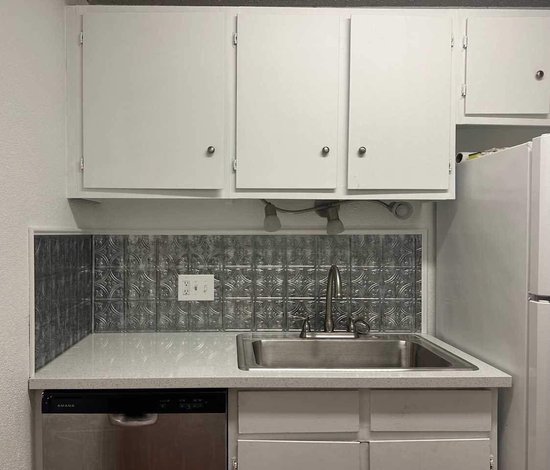 1301 Saint John St #203 - Photo 6 of 32
